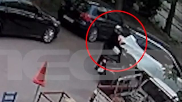 Η στιγμή που ο 29χρονος σκοτώνει στο ξύλο τον 58χρονο στον Νέο Κόσμο – 15 χτυπήματα σε 11 δευτερόλεπτα