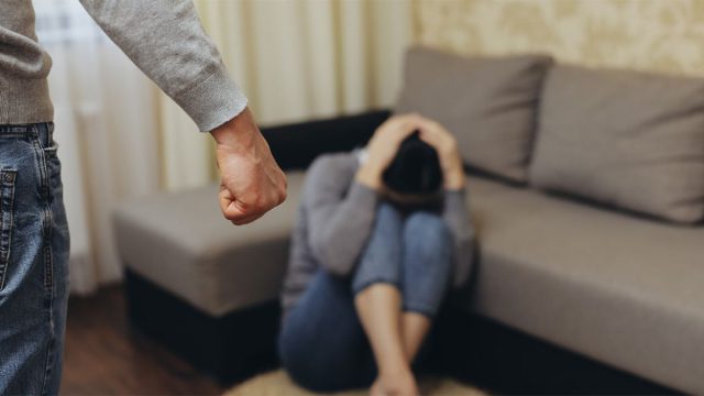 Άνοδος στις καταγγελίες ενδοοικογενειακής βίας – Πάνω από 900 συλλήψεις στη Θεσσαλονίκη, 13.000 σε όλη τη χώρα