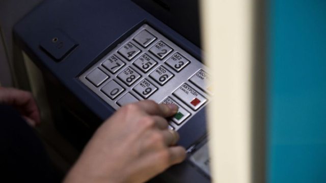 Επιστροφή ενοικίου και επίδομα 250 ευρώ: Θα πληρωθούν νωρίτερα από το αναμενόμενο – Τα ποσά και τα κριτήρια