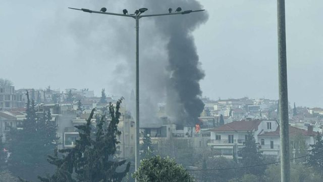 Συναγερμός στη Θεσσαλονίκη: Φωτιά σε διαμέρισμα – Μεγάλη κινητοποίηση της Πυροσβεστικής