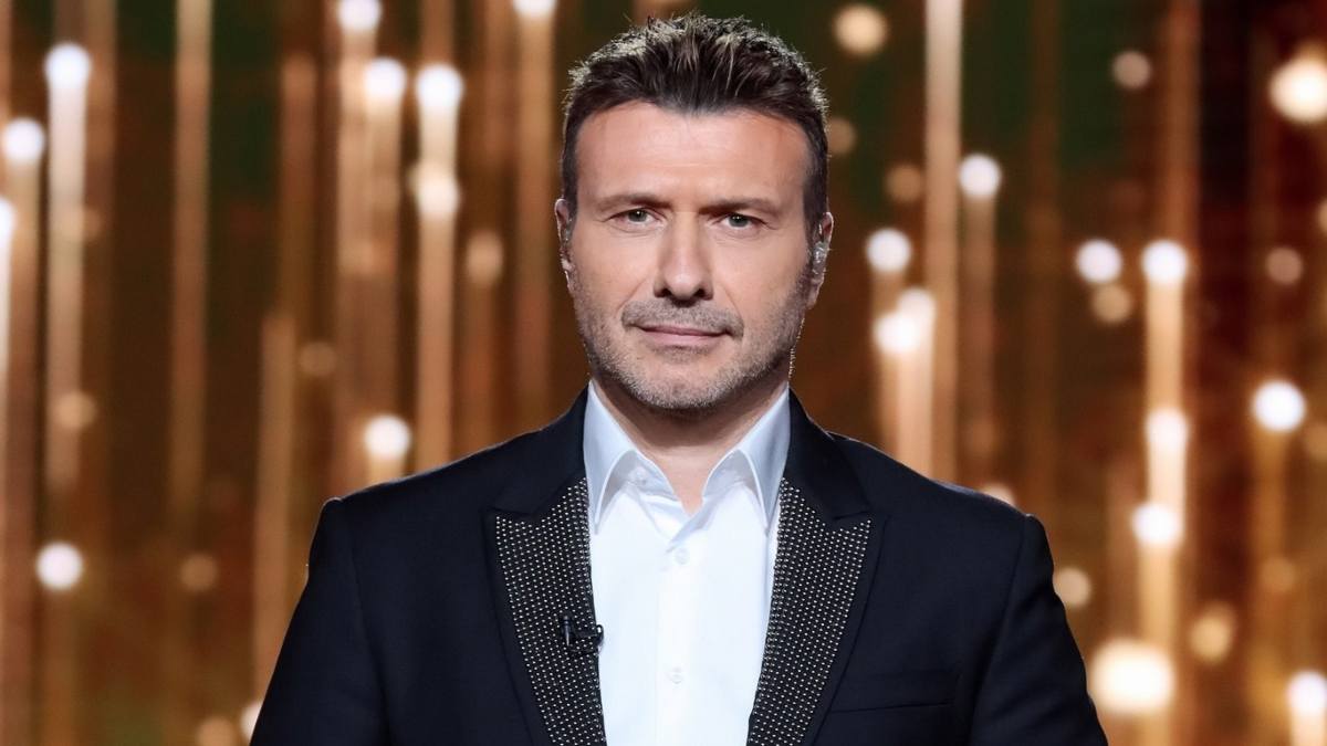 18 μήνες φυλάκιση για τη stalker του Γιάννη Πλούταρχου – Απαγορεύεται να τον πλησιάσει σε απόσταση 300 μέτρων