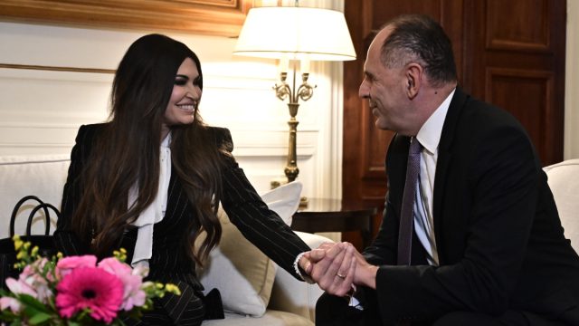 Συνάντηση Κίμπερλι Γκίλφοϊλ με Γιώργο Γεραπετρίτη στο υπουργείο Εξωτερικών