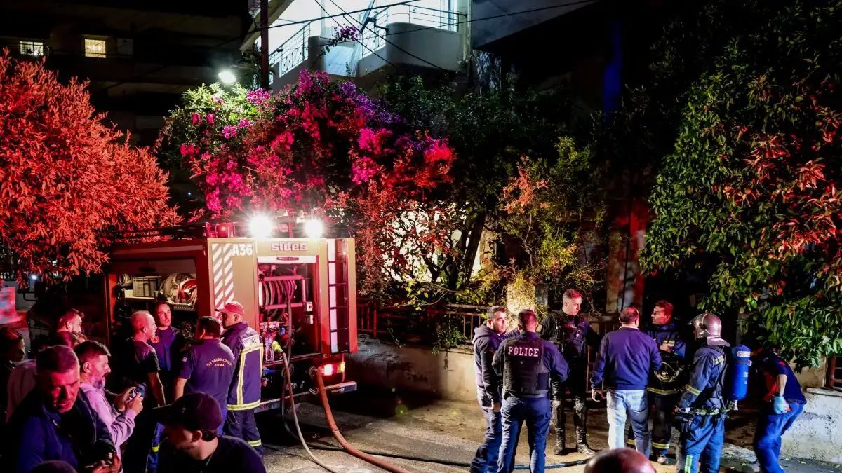 Το χρονικό της φρίκης στο Ηράκλειο: Έβαλε σακούλα στο κεφάλι του αδερφού του και μετά έκαψε το σπίτι