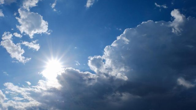 Καιρός σήμερα 15/11: Ήρεμο φθινοπωρινό σκηνικό με ήλιο και τοπικές νεφώσεις – Η πρόγνωση Ρήγου και Αρνιακού