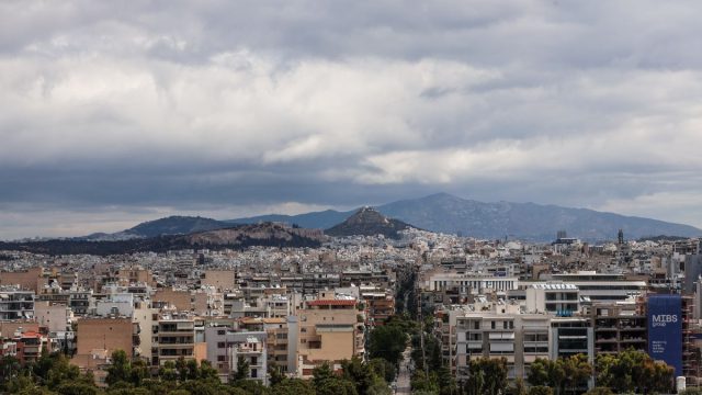 Καιρός σήμερα (7/11): Συννεφιές και διάσπαρτες βροχές – Η εκτίμηση Αρνιακού και Τσατραφύλλια