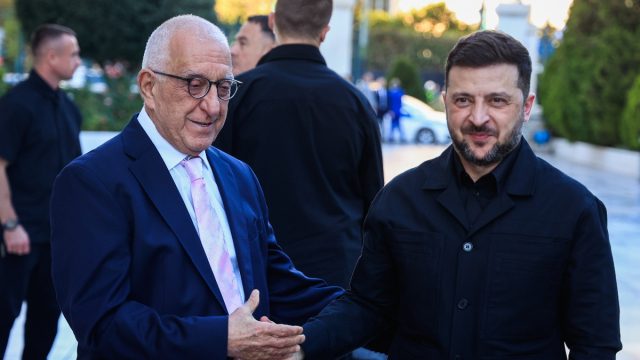 Κακλαμάνης σε Ζελένσκι: Έχουμε αντιμετωπίσει αντίστοιχη παραβίαση στην Κύπρο
