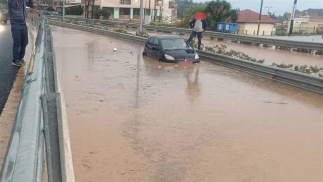 Η σφοδρή κακοκαιρία σαρώνει τη Δυτική Ελλάδα: Πλημμύρες, κατολισθήσεις και αποκλεισμένοι οικισμοί