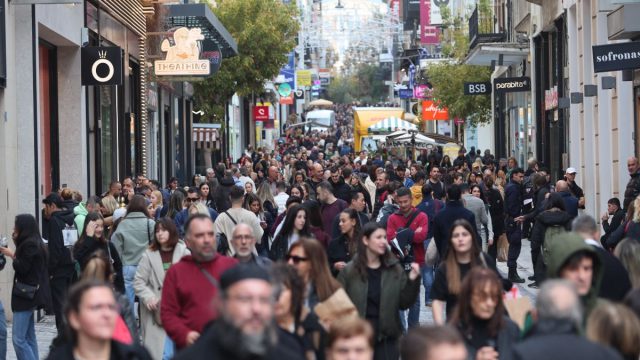 Ανοιχτά τα καταστήματα σήμερα – Τι ώρες θα λειτουργήσουν και ποια σούπερ μάρκετ συμμετέχουν