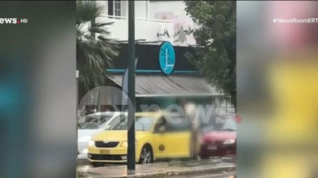 Άγριος διαπληκτισμός στην Αθήνα υπό βροχή: Οδηγός αυτοκινήτου χτύπησε ταξιτζή