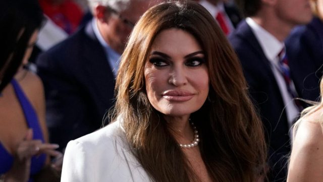 Η Kίμπερλι Γκιλφόιλ τίμησε την Ημέρα των Ευχαριστιών μαζί με τους Αμερικανούς Πεζοναύτες στην Αθήνα – «Ο Θεός να ευλογεί»
