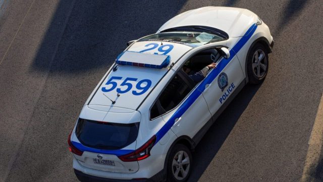Κολωνός: Συνελήφθη 27χρονος που παρέσυρε και τραυμάτισε με το όχημά του έναν 22χρονο