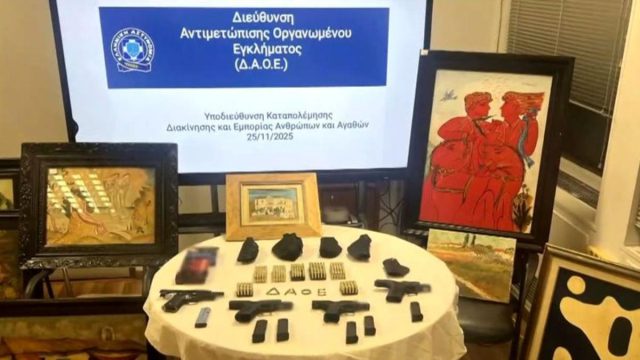 Ελεύθεροι χωρίς περιοριστικούς όρους ο 57χρονος δικηγόρος και ο 42χρονος για διακίνηση πλαστών πινάκων