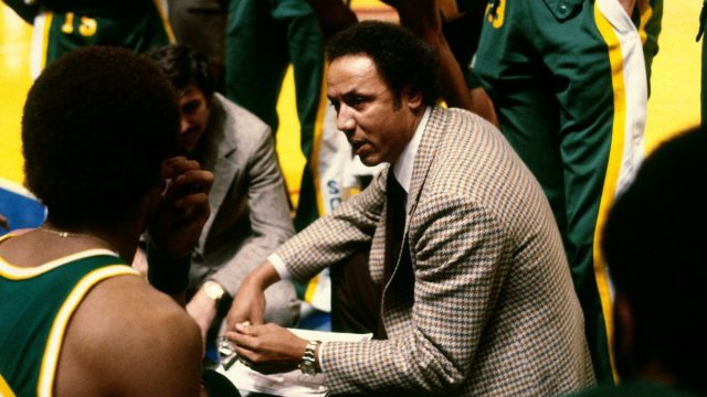 Πέθανε ο θρυλικός προπονητής του NBA, Λένι Γουίλκινς – Μπήκε τρεις φορές στο Hall of Fame