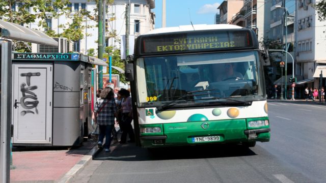 Η… Οδύσσεια των επιβατών στα λεωφορεία της Αθήνας: Πόσο χρόνο χάνουμε περιμένοντας στις στάσεις