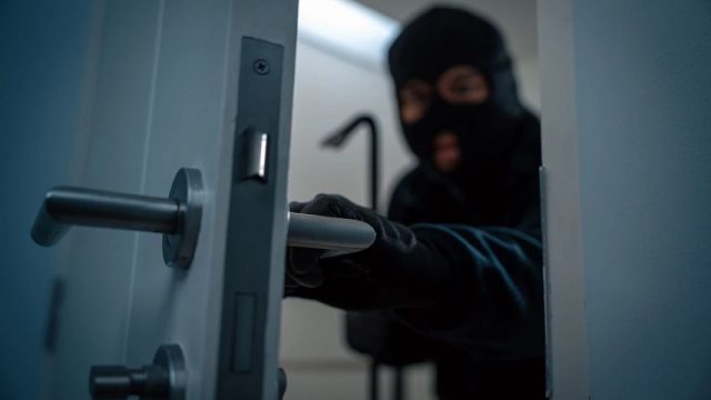 Σοκ στο Περιστέρι: Άνδρας έπαθε έμφραγμα και πέθανε όταν είδε άδειο το σπίτι του μετά από διάρρηξη