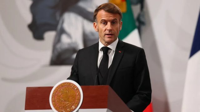 Μακρόν για ληστεία στο Λούβρο: «Τα κοσμήματα θα βρεθούν, αυτοί θα συλληφθούν και θα δικαστούν»