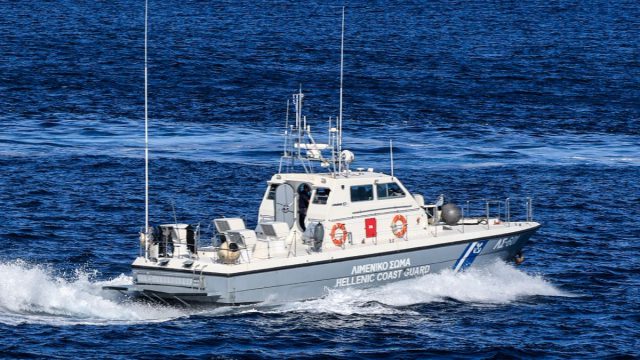 Τραγωδία στην Γαύδο: Ανατροπή λέμβου με τρεις νεκρούς μετανάστες – Επιχειρεί και ελικόπτερο