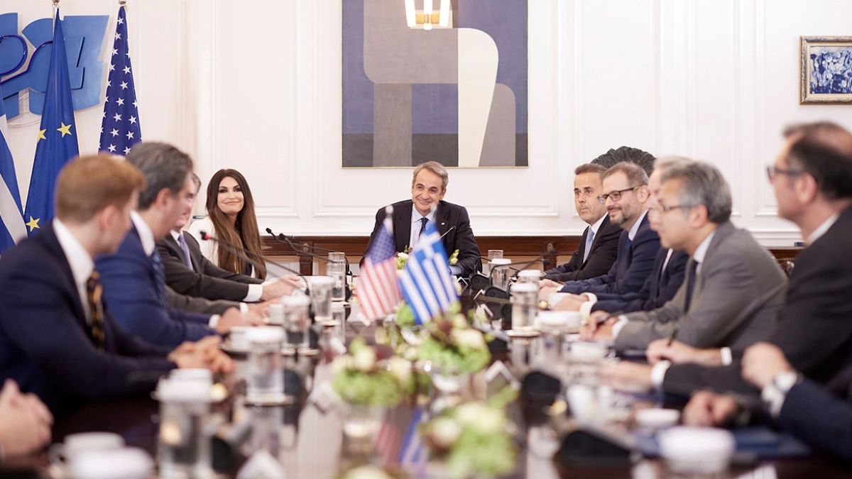 «Η Ελλάδα είναι διαχρονικά σταθερός σύμμαχος των Ηνωμένων Πολιτειών»: Συνάντηση Μητσοτάκη με τους υπουργούς Εσωτερικών και Ενέργειας των ΗΠΑ