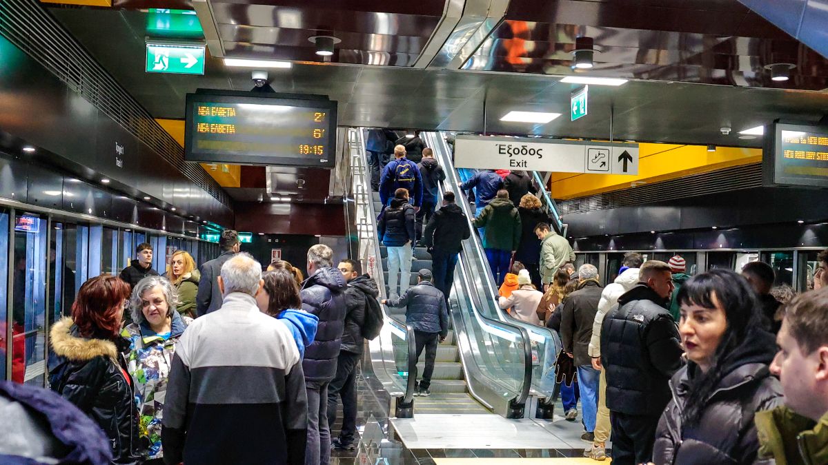 Νέο φιάσκο με το μετρό Θεσσαλονίκης – Σαν «σαρδέλες» οι επιβάτες