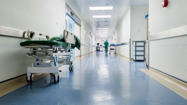 Πρόωρη και «επιθετική» έξαρση της γρίπης: Το νέο στέλεχος Κ ανησυχεί και την Ελλάδα