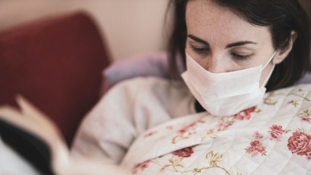 Παγκόσμια Ημέρα κατά της Πνευμονίας: Μια σοβαρή και υποεκτιμημένη νόσος – Συμπτώματα και θεραπεία