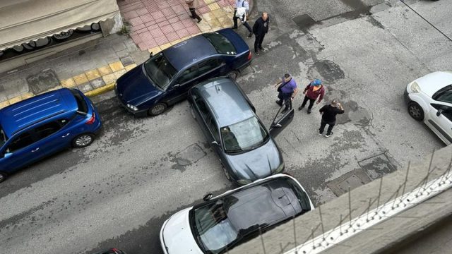 Το παρκάρισμα του «αιώνα» από Ελληνάρα οδηγό: Μια εικόνα ΙΣΟΝ με χίλιες λέξεις!