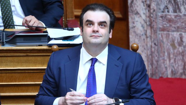 Ο Κυριάκος Πιερρακάκης υποψήφιος για την προεδρία του Eurogroup μετά την παραίτηση Ντόναχιου