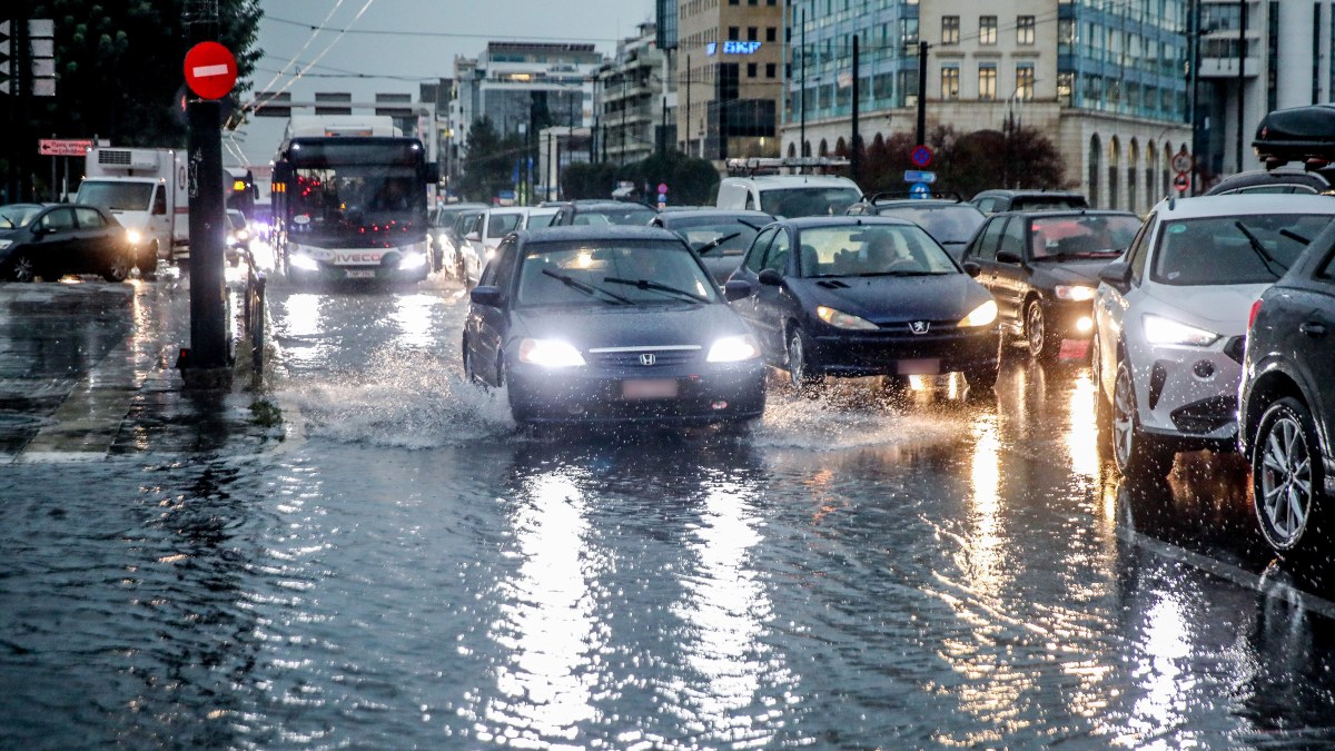 Πώς η Αθήνα πλημμύρισε με 40 χιλιοστά βροχής – Η εξήγηση του Θοδωρή Κολυδά