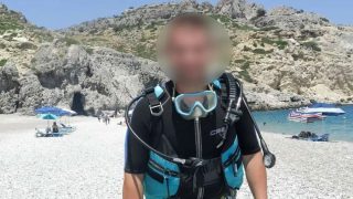 «Τα επόμενα εικοσιτετράωρα είναι κρίσιμα – Από τον αγκώνα έχει χάσει το χέρι» λέει ο αδελφός του 39χρονου που ακρωτηριάστηκε στη Ρόδο