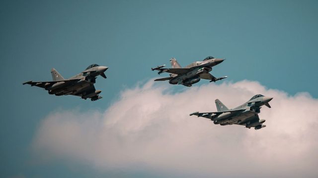 Συναγερμός στην Πολωνία: Απογειώνει εσπευσμένα μαχητικά εν μέσω πληγμάτων της Ρωσίας στην Ουκρανία