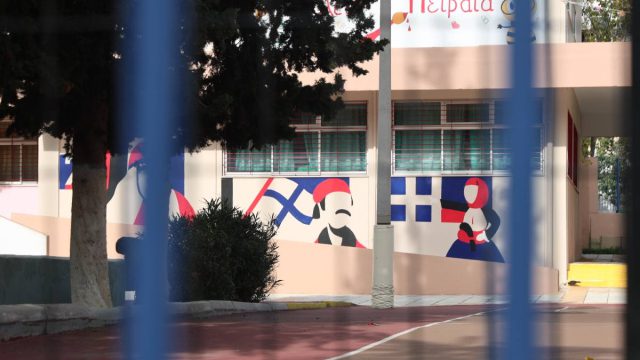 «Δεν μας ενημέρωσε κανείς, δεν είχε βοηθούς το κορίτσι»: Πώς συνέβη η τραγωδία με τον πνιγμό 13χρονης σε ειδικό σχολείο στον Πειραιά