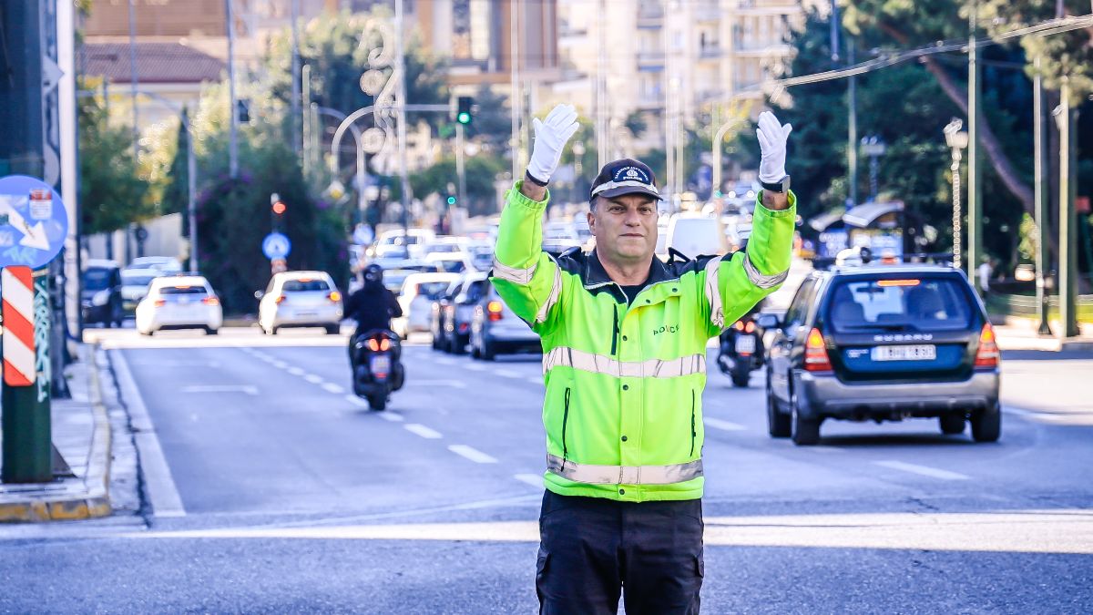 Τέλος εποχής στη Λεωφόρο Κηφισίας: Αποστρατεύεται ο θρυλικός τροχονόμος Σπύρος Μερτζανίδης