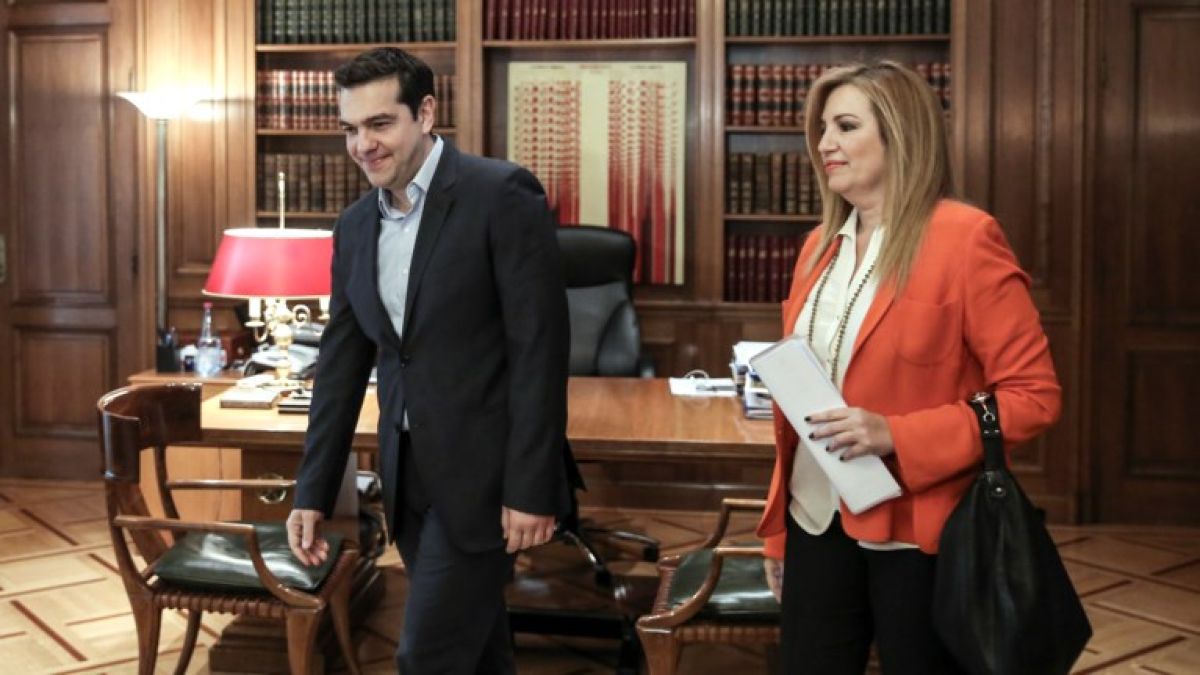 «Για κακή τύχη του rebranding, ήμουν εκεί»: Αντιδράσεις για αυτά που αναφέρει ο Τσίπρας για την Φώφη Γεννηματά στην «Ιθάκη»