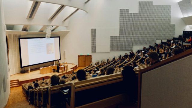 Τέλος εποχής για τους «αιώνιους φοιτητές»: Περίπου 290.000 διαγραφές – Εξαιρέσεις και παρατάσεις