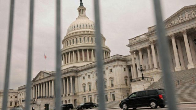Οι ΗΠΑ κοντά στη λήξη του παρατεταμένου shutdown – Η συμφωνία Ρεπουμπλικάνων και Δημοκρατικών ανοίγει τον δρόμο
