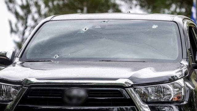 Βεντέτα στα Βορίζια: Η στιγμή που απομακρύνεται το αυτοκίνητο του 39χρονου που έπεσε νεκρός