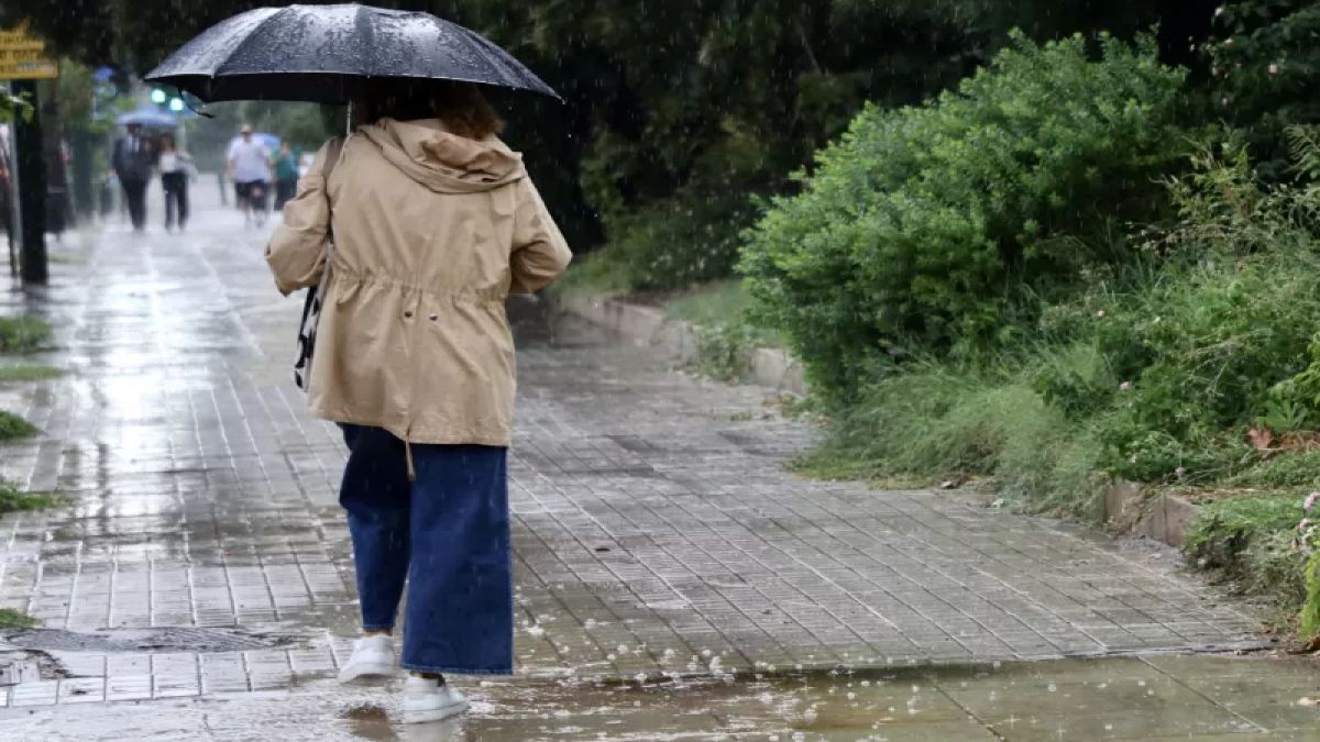 Ο καιρός «αγριεύει» ξανά: Έρχονται νέες καταιγίδες και πτώση θερμοκρασίας από το τέλος της εβδομάδας