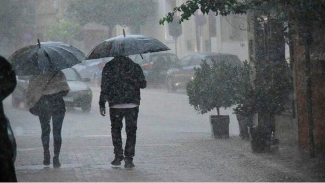 Καιρός σήμερα 18/11: Έρχονται βροχές και καταιγίδες – Ποιες περιοχές επηρεάζονται σύμφωνα με Αρναούτογλου – Μαρουσάκη