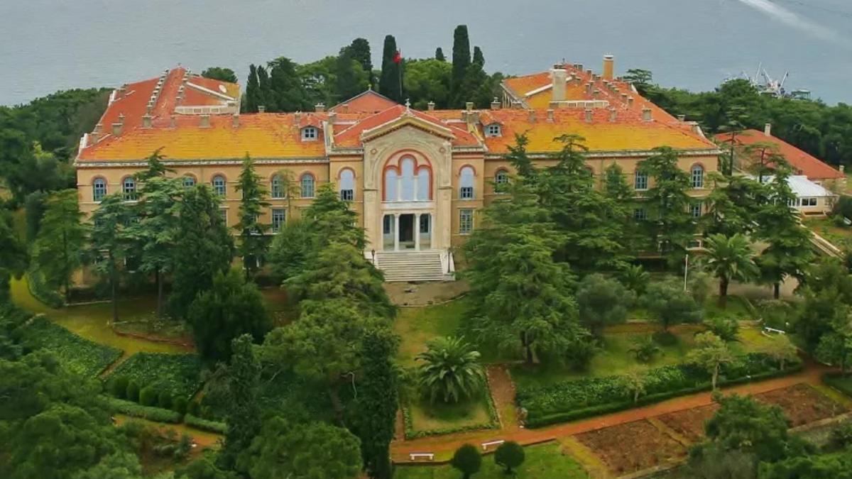«Στόχος η επαναλειτουργία της σχολής της Χάλκης τον Σεπτέμβριο του 2026»: Τι αποκαλύπτει ο πρέσβης των ΗΠΑ στην Τουρκία