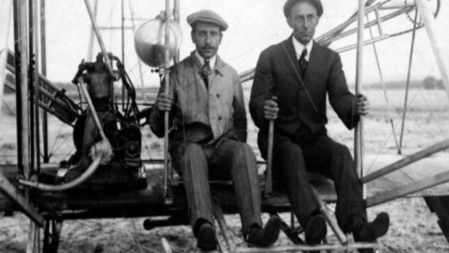 Σαν σήμερα, 17 Δεκεμβρίου 1903: Πραγματοποιείται από τους αδελφούς Ράιτ η πρώτη πτήση παγκοσμίως με μηχανοκίνητο αεροπλάνο
