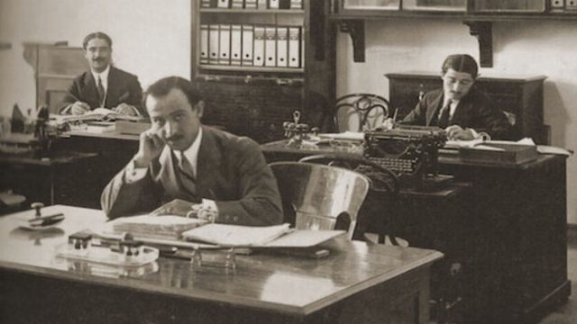 Σαν σήμερα, 22 Δεκεμβρίου 1927: Δημόσιοι υπάλληλοι απεργούν ζητώντας την καταβολή ενός ολόκληρου μισθού για τις γιορτές των Χριστουγέννων