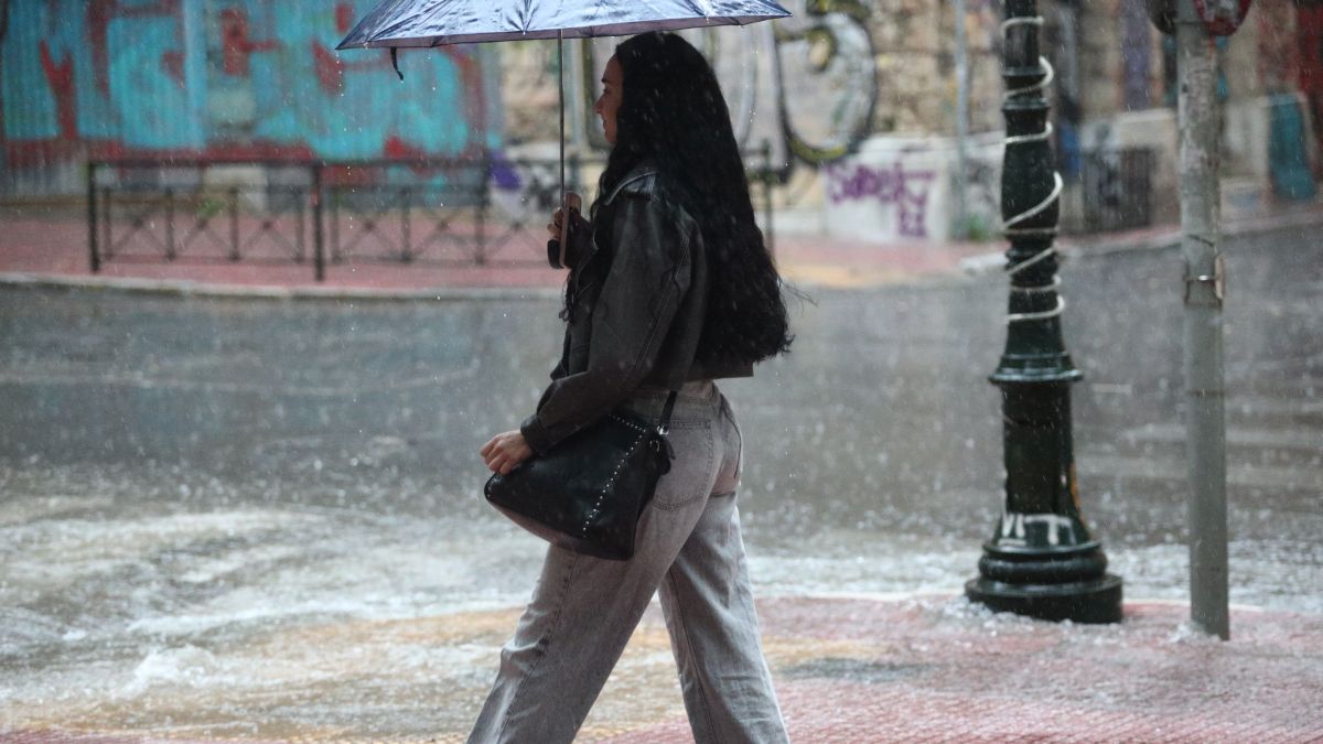 Καιρός: Νέο βαρομετρικό χαμηλό «χτυπά» την Ελλάδα – Έρχονται εκτεταμένες καταιγίδες και ισχυροί νοτιάδες