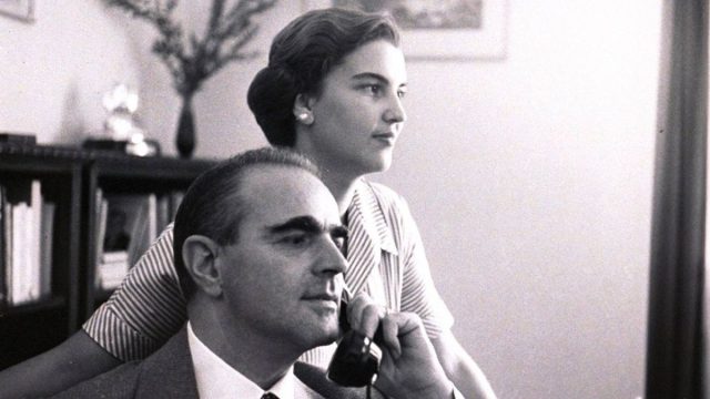 Σαν σήμερα, 9 Δεκεμβρίου 1970: Το διαζύγιο του Κωνσταντίνου και της Αμαλίας Καραμανλή στο Παρίσι