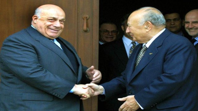 Σαν σήμερα, 5 Δεκεμβρίου 2001: Το δείπνο της ελπίδας και η ιστορική διάβαση – Όταν ο Κληρίδης πέρασε τη Γραμμή του «Λήδρα Πάλας»