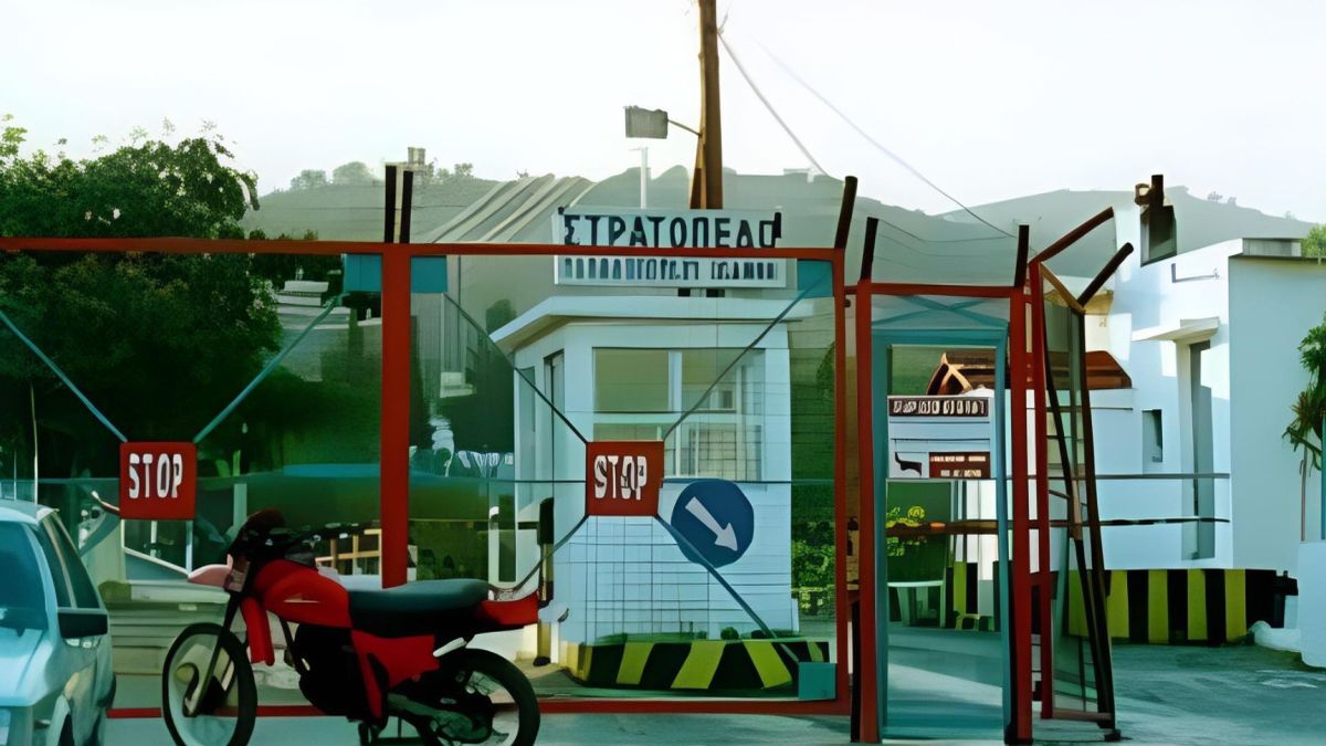 Σαν σήμερα, 24 Δεκεμβρίου 1989: Η «κλοπή του αιώνα» στο Συκούριο – Όταν η «17 Νοέμβρη» άδειασε το στρατόπεδο της Λάρισας