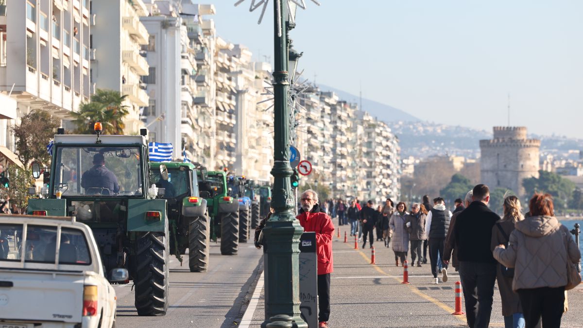 Πληρωμές επιδοτήσεων, κόστος παραγωγής και μπλόκα – Τι ζητούν οι αγρότες και πού βάζει «κόκκινες γραμμές» η κυβέρνηση