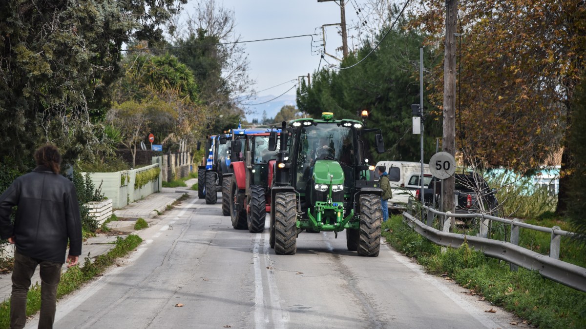 Κλιμάκωση από τους αγρότες: Κλείνουν επ’ αόριστον τον σταθμό στον Προμαχώνα για τα φορτηγά