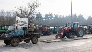 Οι αγρότες αποφάσισαν να συνεχίσουν τις κινητοποιήσεις τους – «Είναι αγώνας ζωής και για εμάς και για όλους τους Έλληνες»