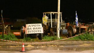Αγροτικά μπλόκα: Προσωρινή «ανάσα» για τις γιορτές – Ανοιχτοί δρόμοι με χαμηλές ταχύτητες για τα Χριστούγεννα