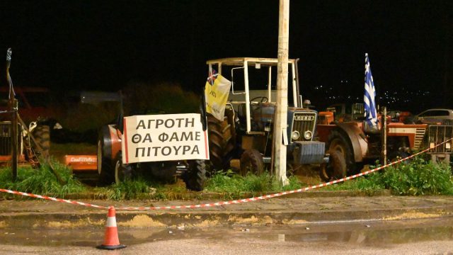 Αγροτικά μπλόκα: Προσωρινή «ανάσα» για τις γιορτές – Ανοιχτοί δρόμοι με χαμηλές ταχύτητες για τα Χριστούγεννα